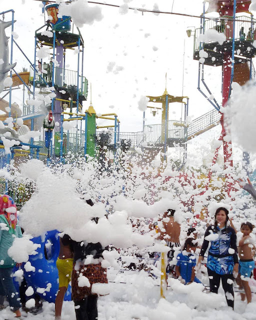 mandi busa hawaii waterpark