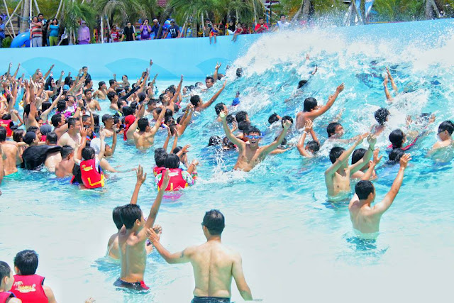 tsunami hawai water park